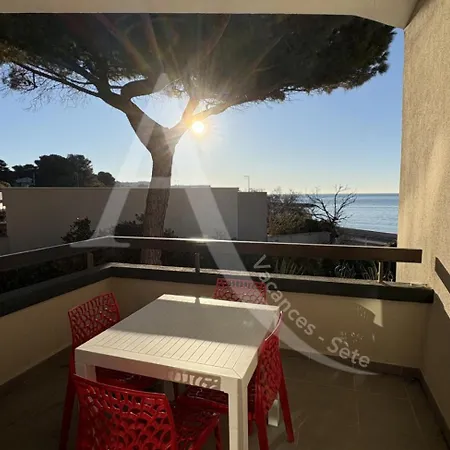 Coquet 1 Avec Parking Bord De Sete
